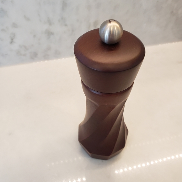 Brand new Swissmar Twist Beech Wood Pepper Mill Grinder - Picture 2 of 8